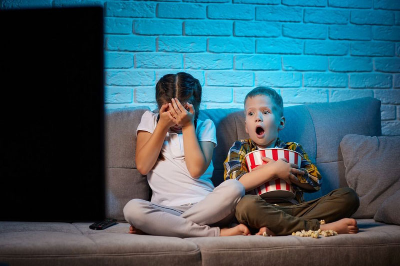 فیلم‌های خشن و ترسناک بر روی چه کودکانی بیشترین تاثیر را می‌گذارد؟
